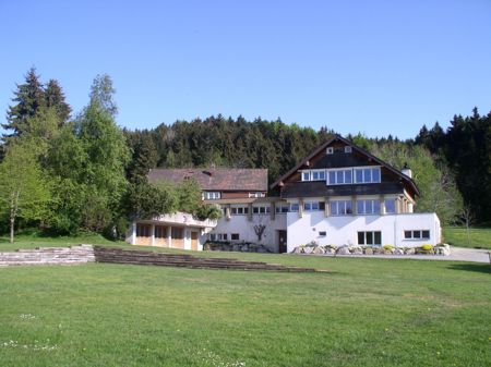 01-HiBo-aussen-unterer-Eingang