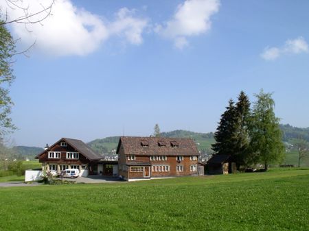 02-HiBo-aussen-oberer-Eingang